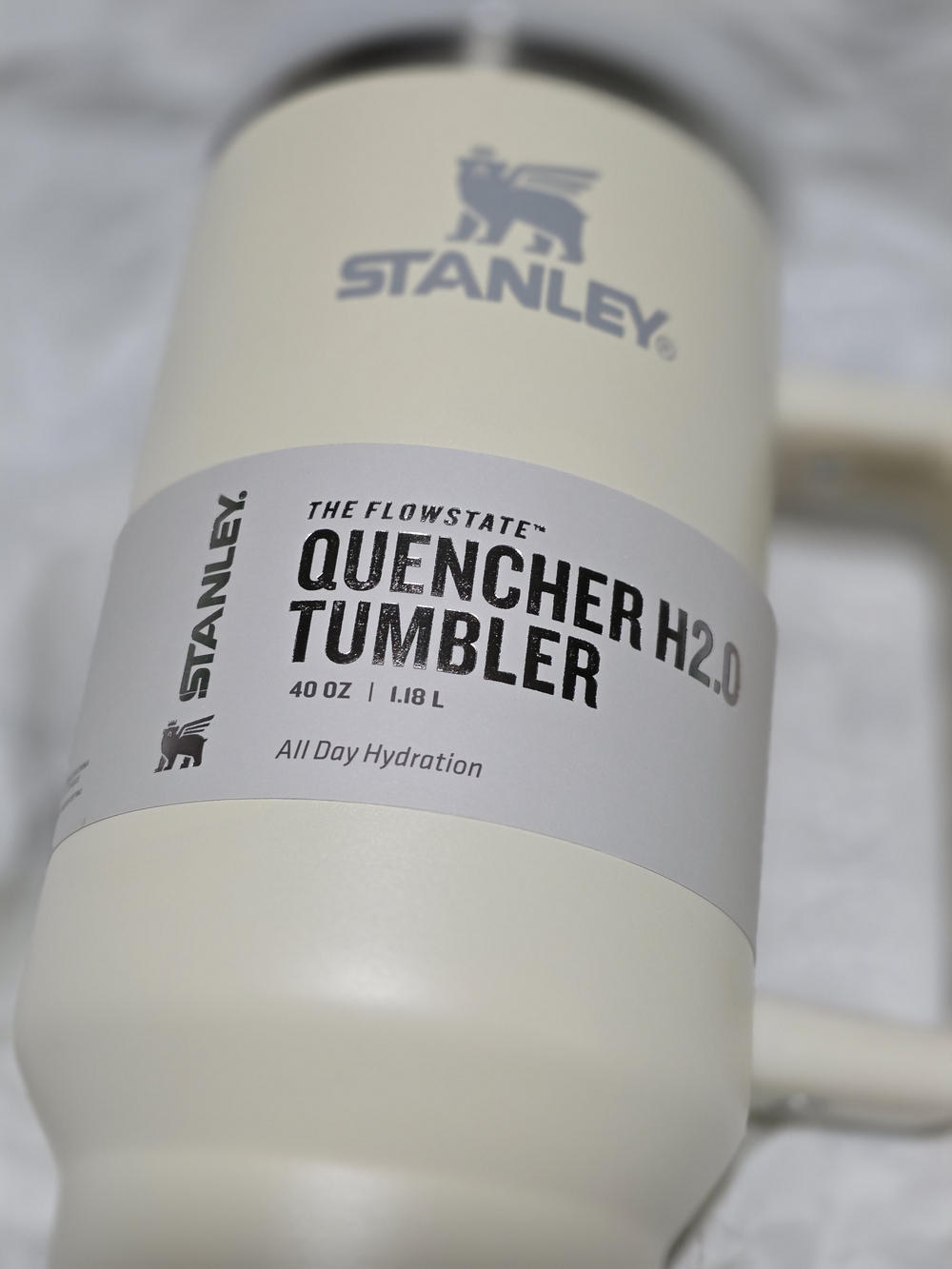 NEW STANLEY 40oz Cream Travel Tumbler with Handle & Straw - Picture 2 of 6